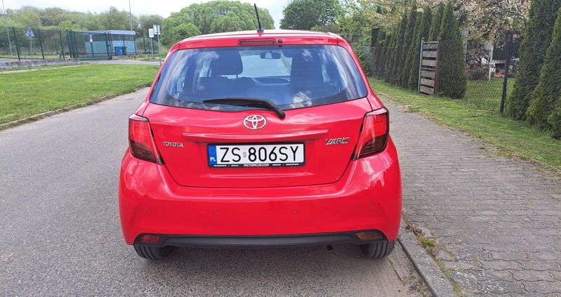 Toyota Yaris cena 29900 przebieg: 115000, rok produkcji 2015 z Szczecin małe 92